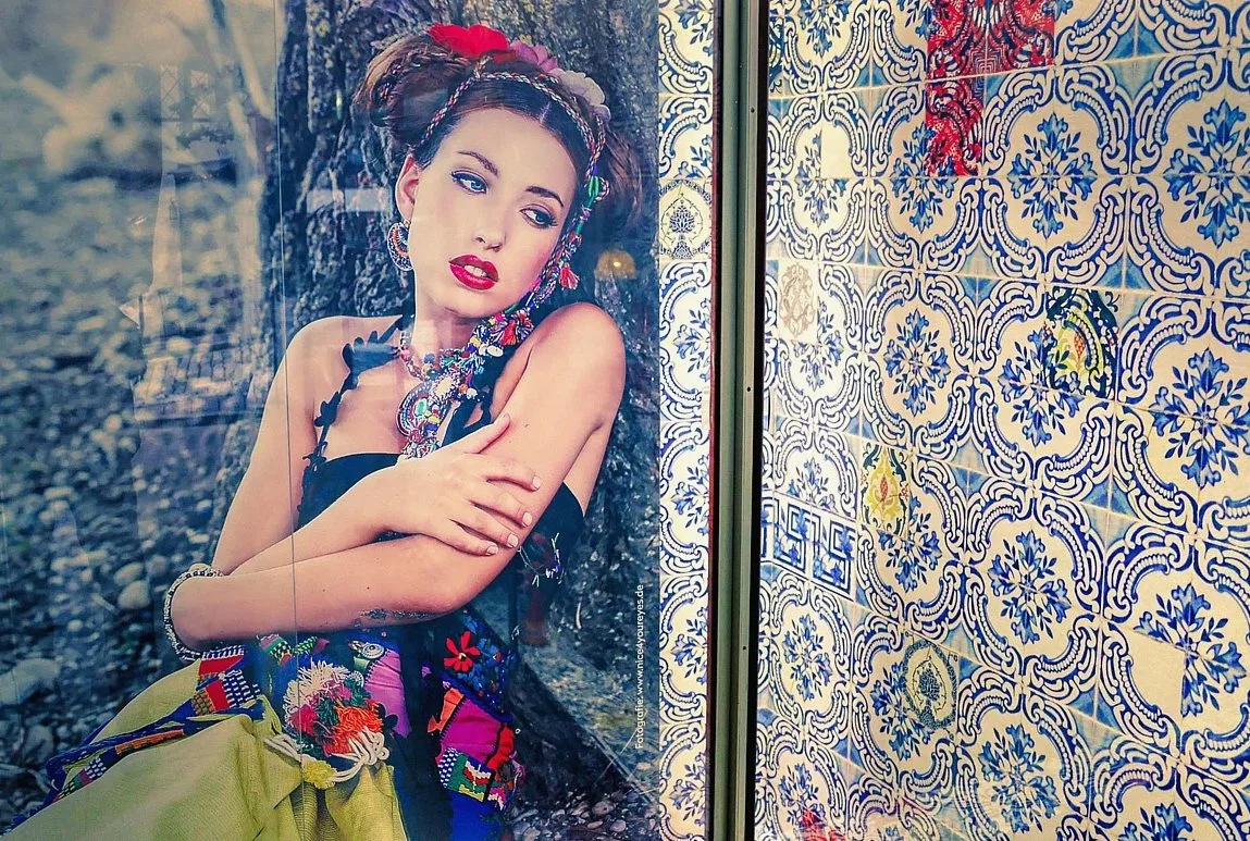 woman, store window, decoration, fashion, clothing, shopping, poster, boutique, business, sale, to buy, female, girl, lo